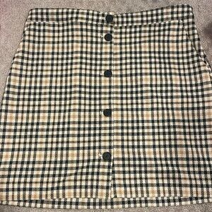 Stunning plaid skirt